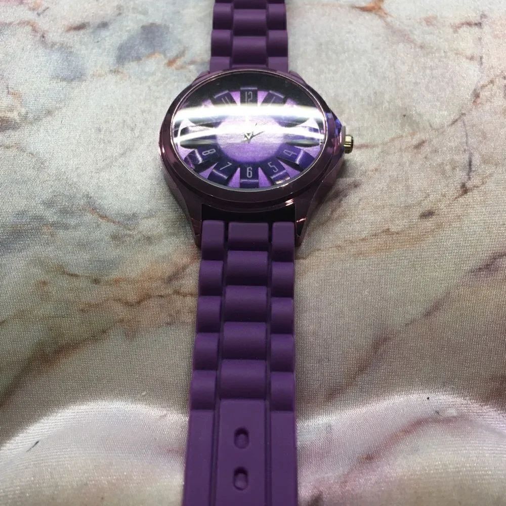 PURPLE RUBBERY Fun Watch! - Picture 12 of 14